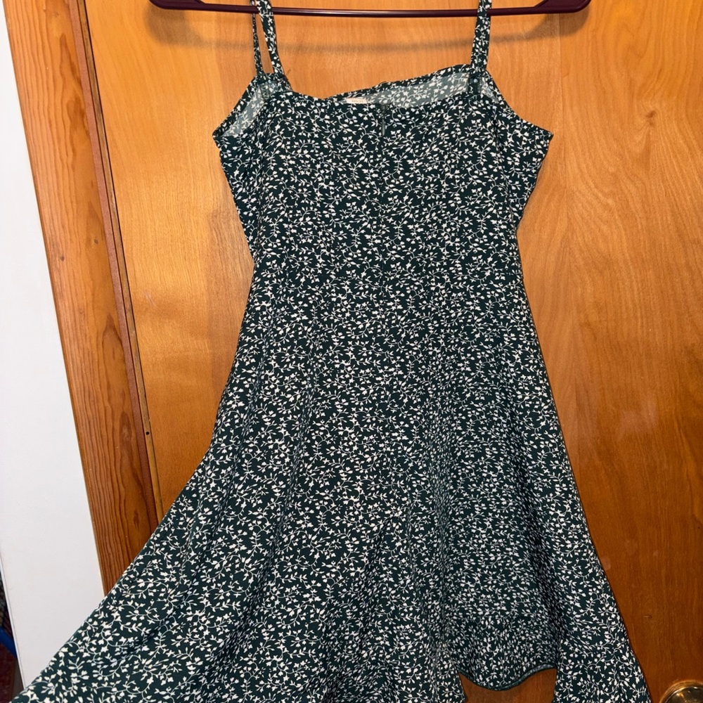 SHEIN Asymmetrical Black and White Floral Dress - Picture 2 of 3